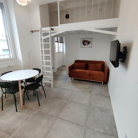 Loft Chic Avec Mezzanine Contemporaine Appartement Vénissieux Buitenkant foto