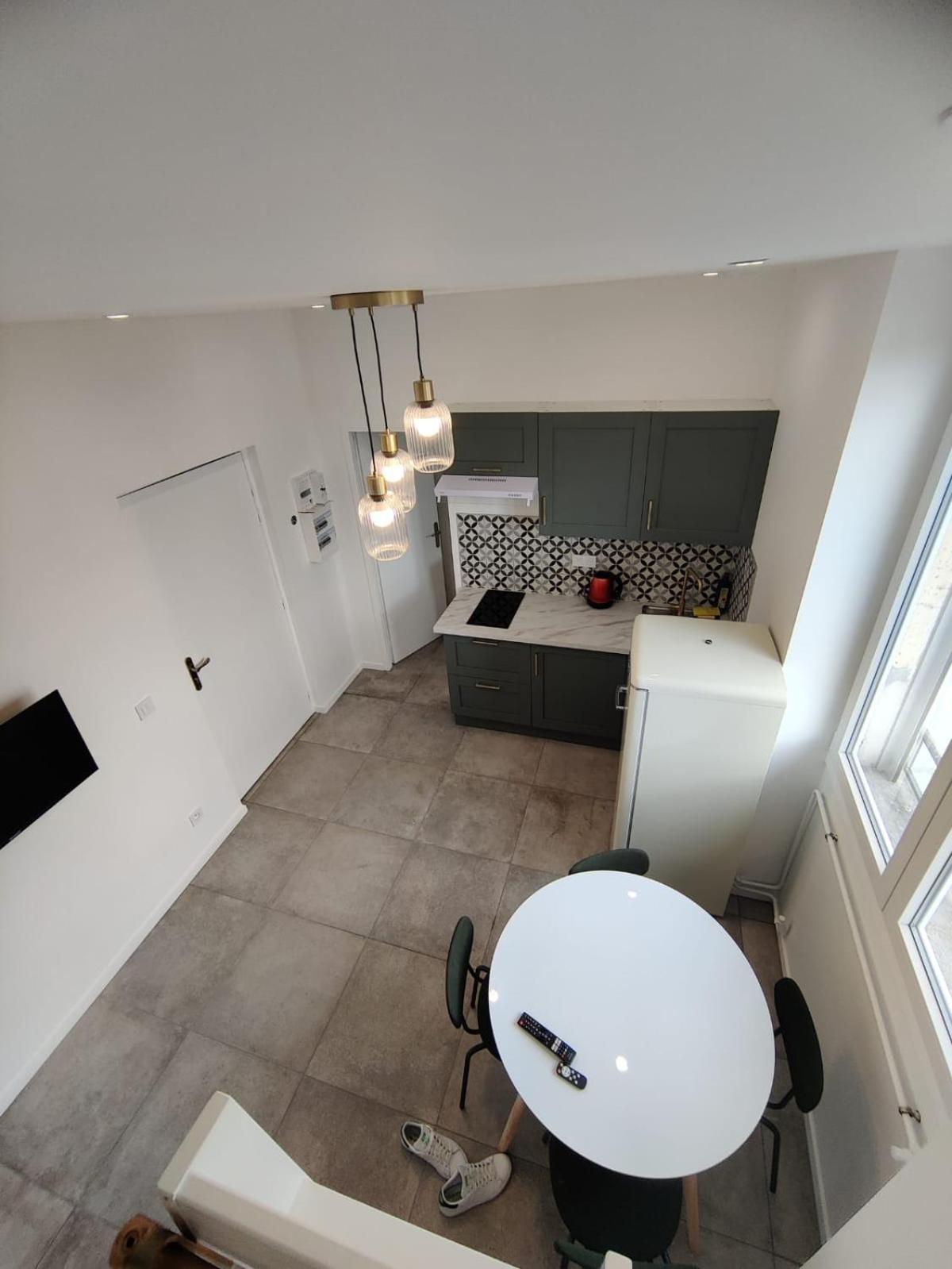Loft Chic Avec Mezzanine Contemporaine Appartement Vénissieux Buitenkant foto